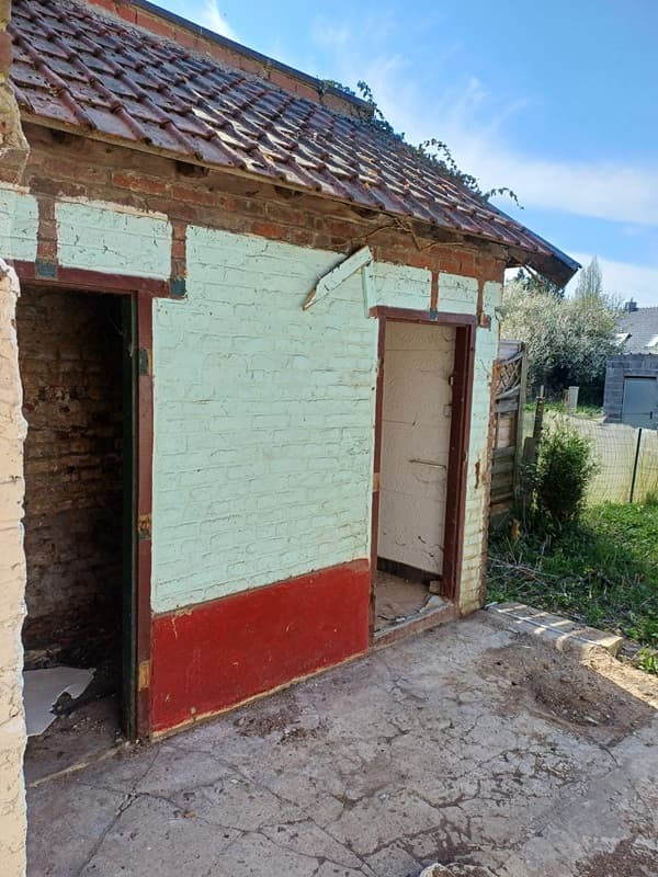 Maison de type HLM à rénover