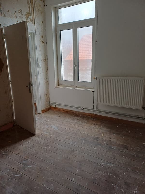 Maison de type HLM à rénover