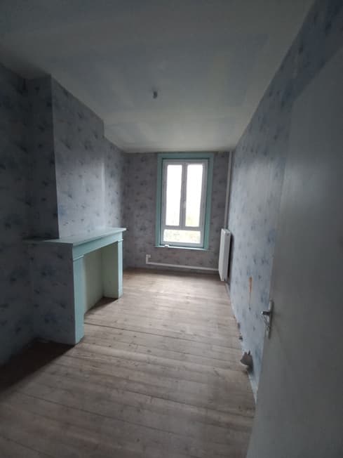 Maison de type HLM à rénover