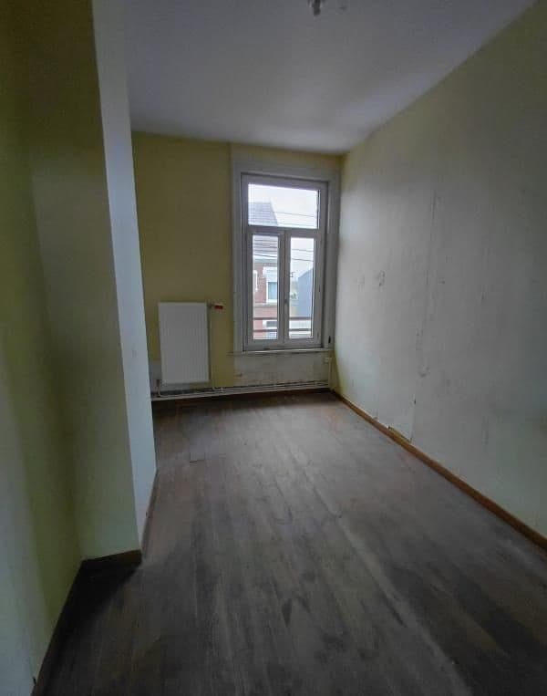 Maison de type HLM  à rénover