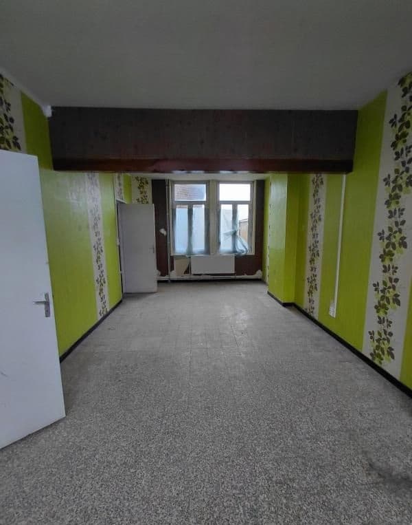 Maison de type HLM  à rénover