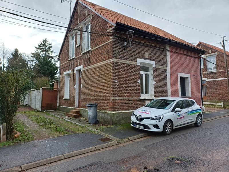 Maison de type HLM à rénover