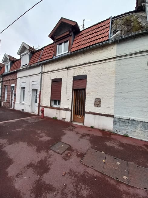 Maison de type HLM à rénover