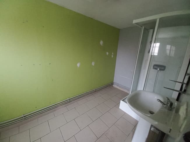 Maison de type HLM à rénover