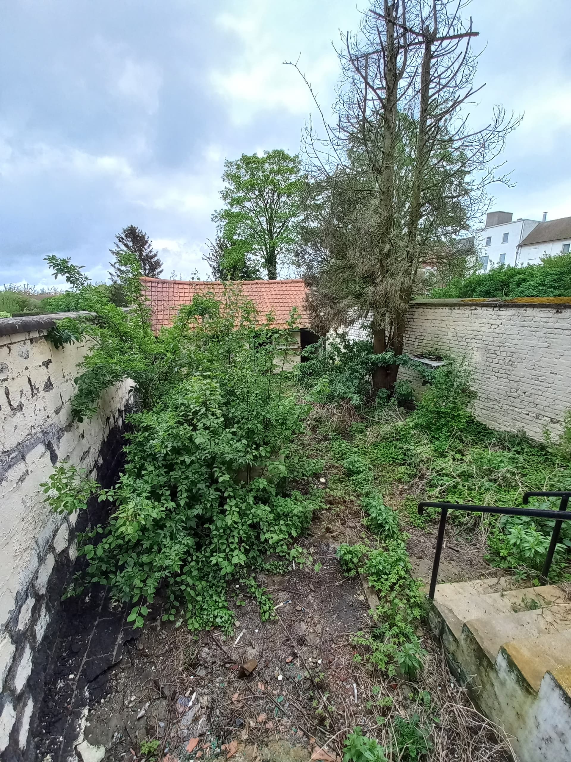 Maison de type HLM spacieuse à rénover