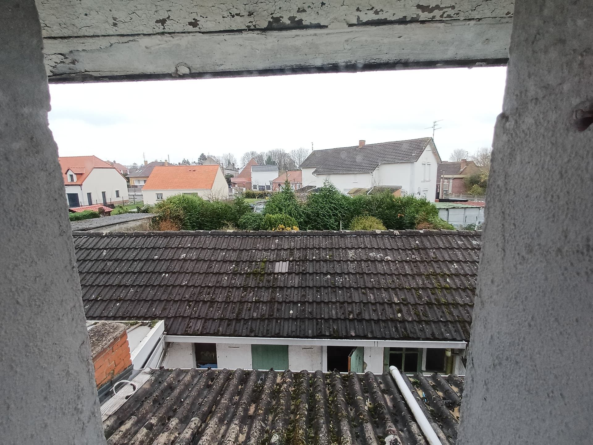 Maison de type HLM à rénover
