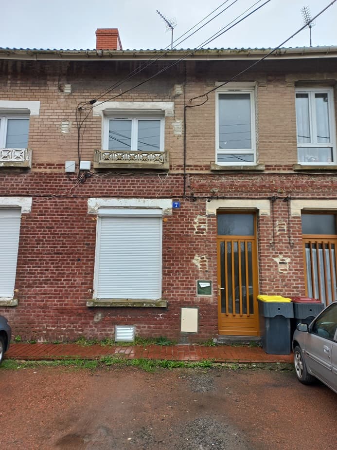 Maison de type HLM à rénover
