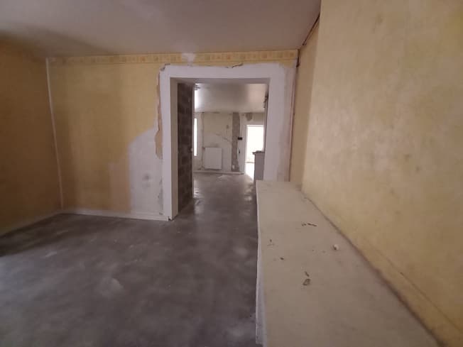 Maison de type HLM à rénover