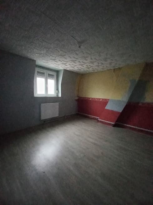 Maison de type HLM à rénover
