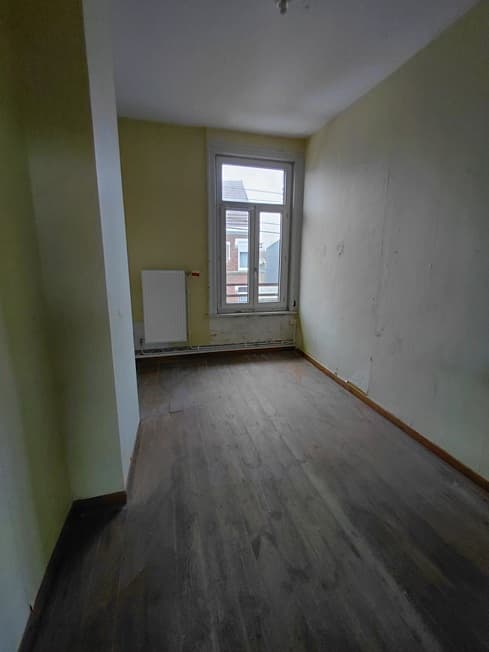 Maison de type HLM à rénover