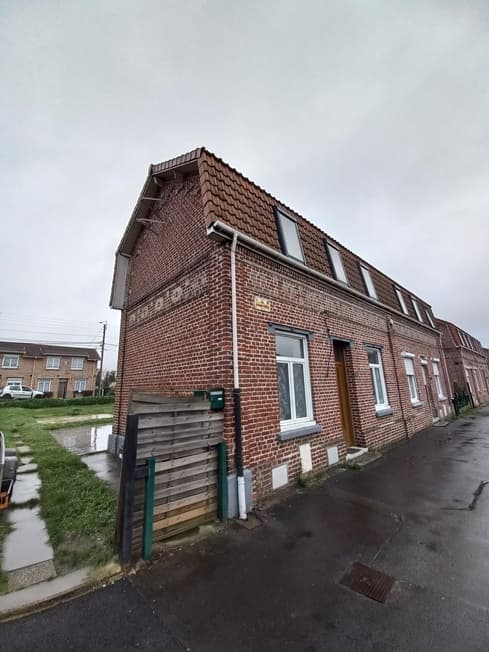 Maison de type HLM à rénover