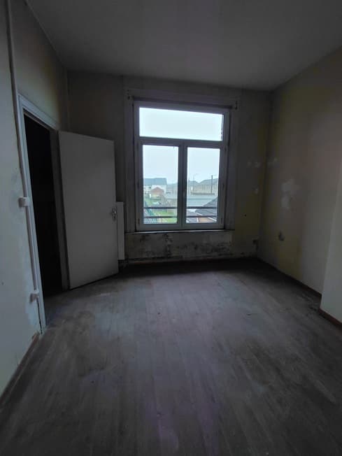 Maison de type HLM à rénover