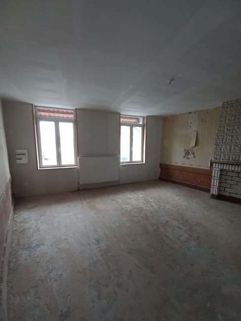 Maison de type HLM spacieuse à rénover