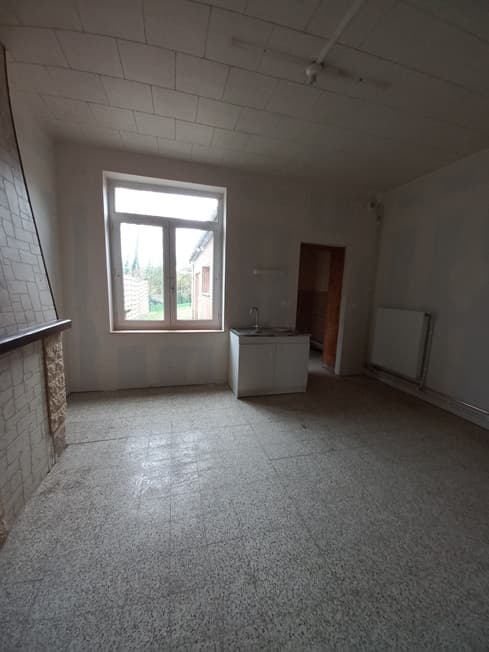 Maison de type HLM à rénover