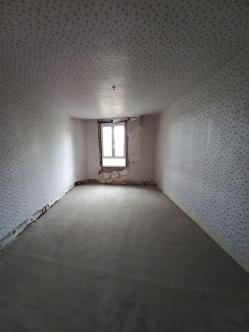 Maison de type HLM spacieuse à rénover