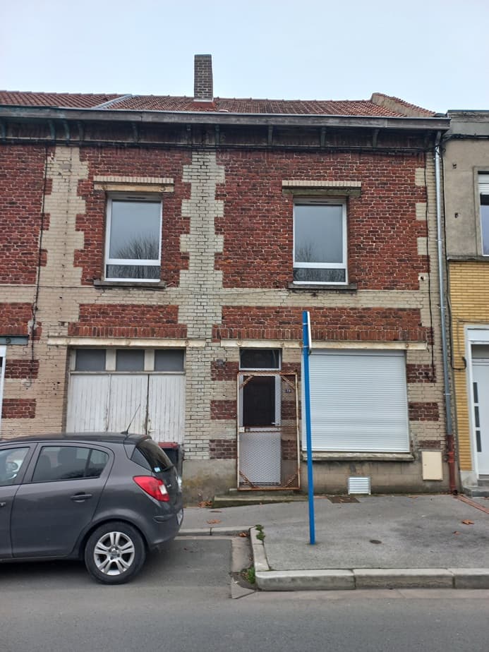 Maison de type HLM à rénover
