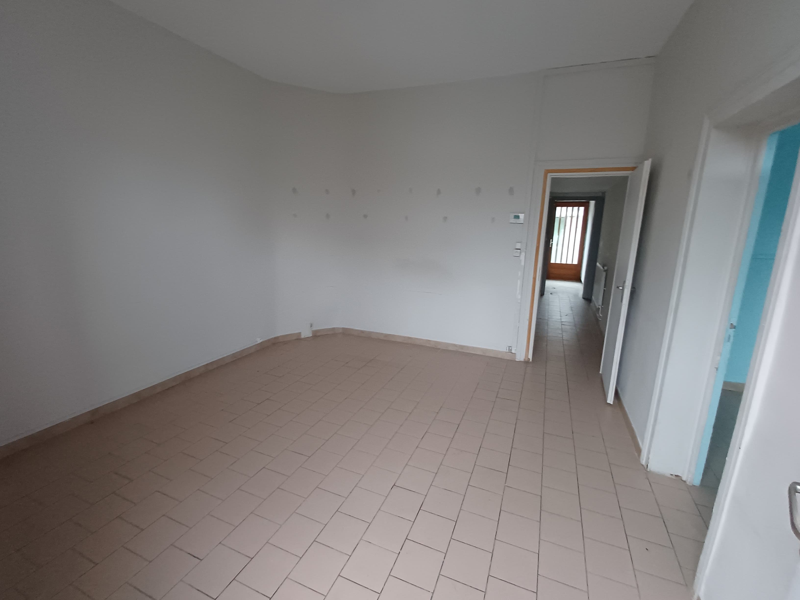 Maison de type HLM à rénover