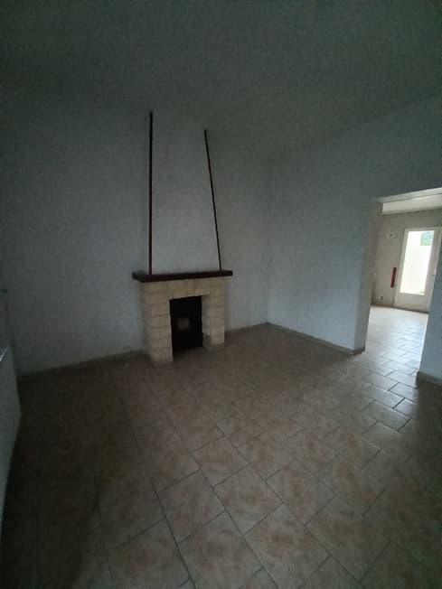 Maison de type HLM à rénover
