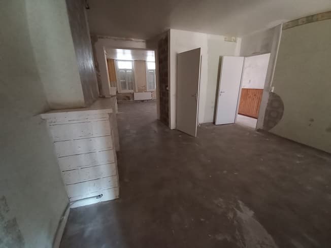 Maison de type HLM à rénover