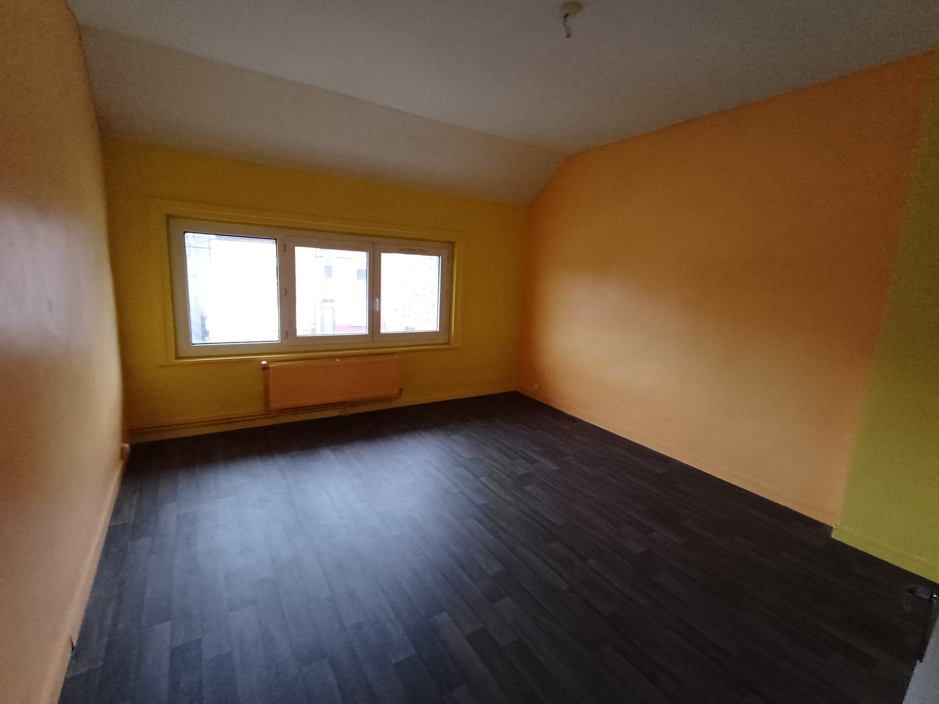 Maison de type HLM à rénover