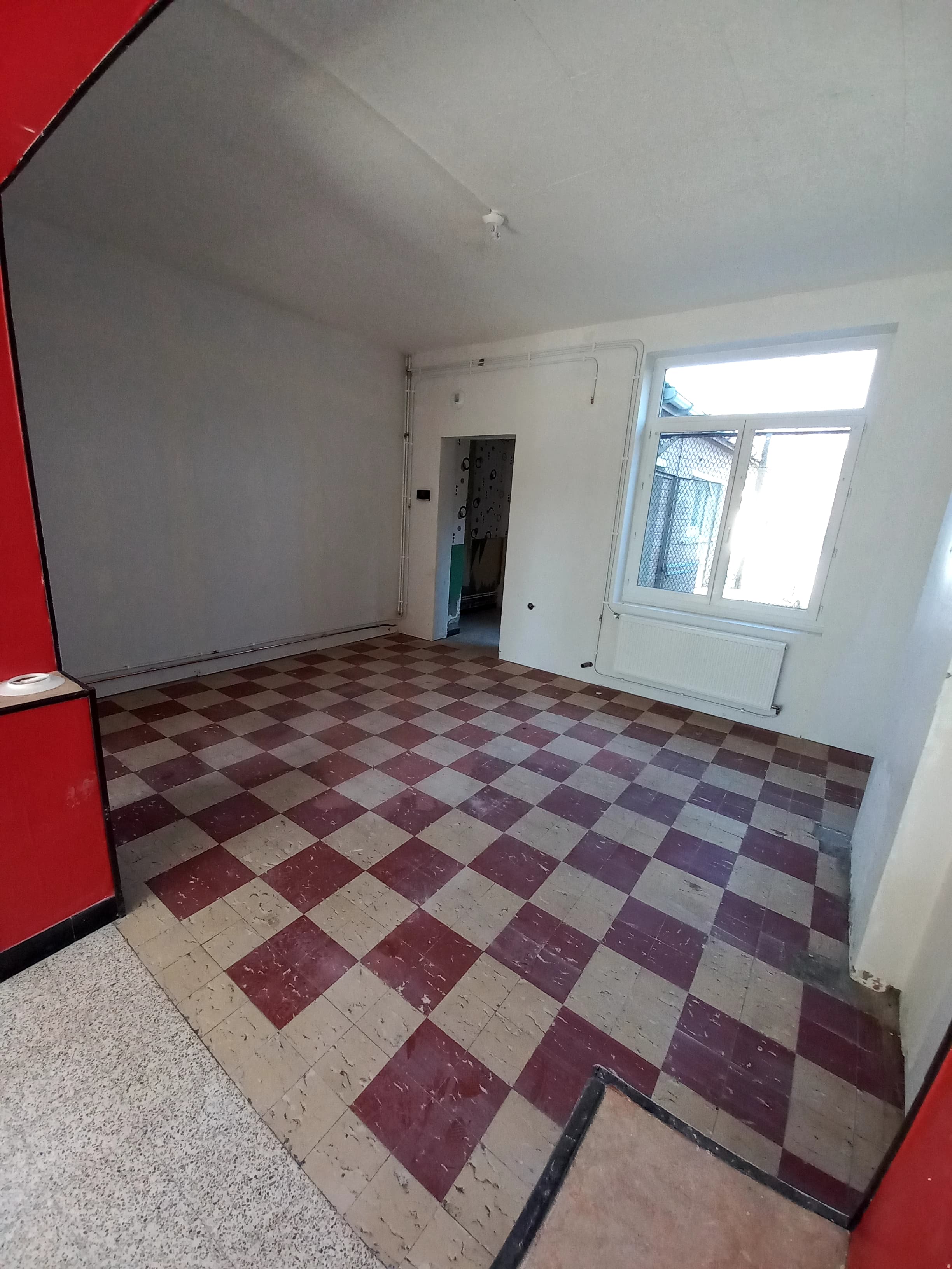Maison de type HLM à rénover
