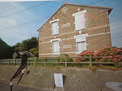 Maison de type HLM à rénover