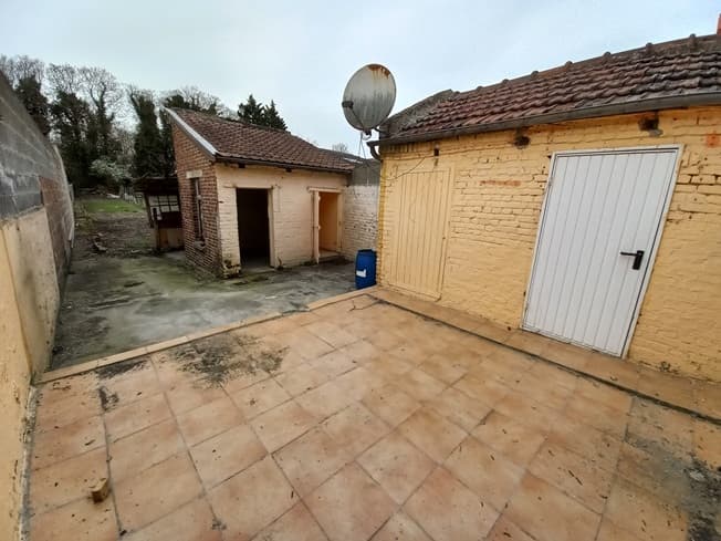 Maison de type HLM à rénover