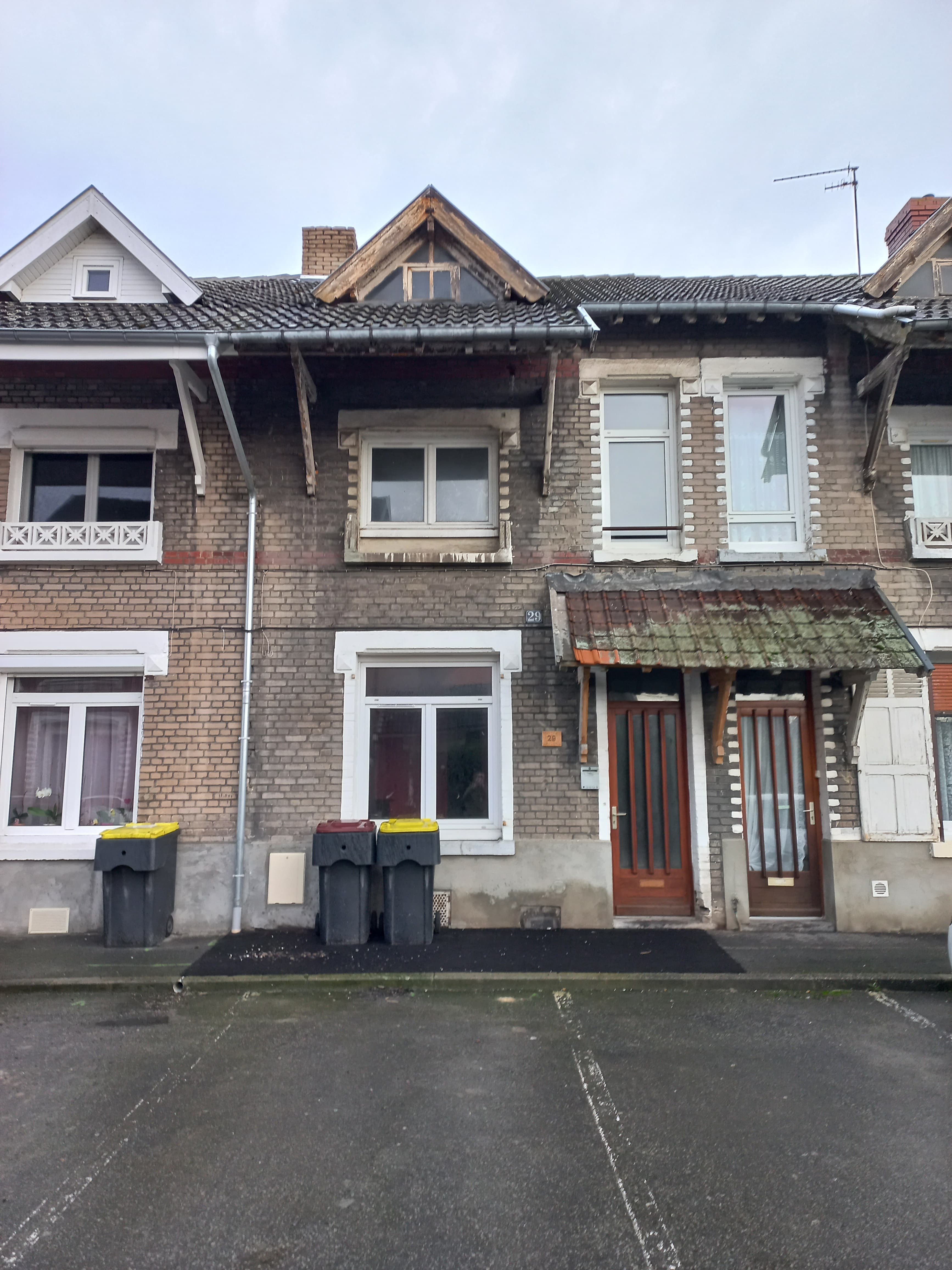 Maison de type HLM à rénover