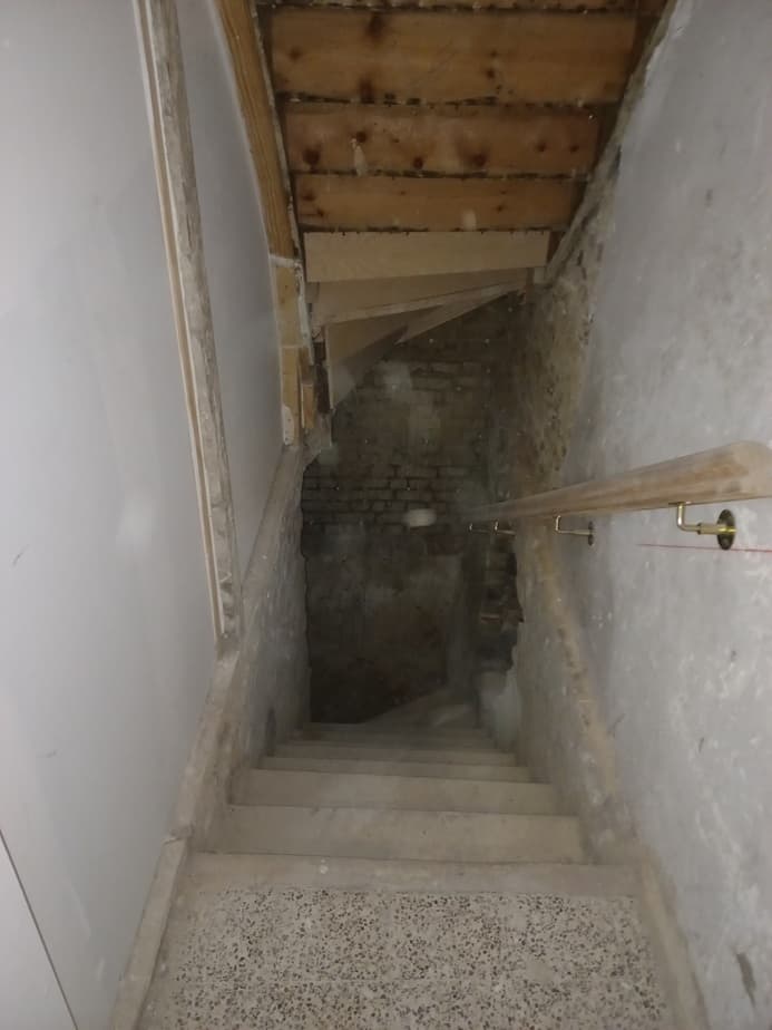 Maison de type HLM à rénover