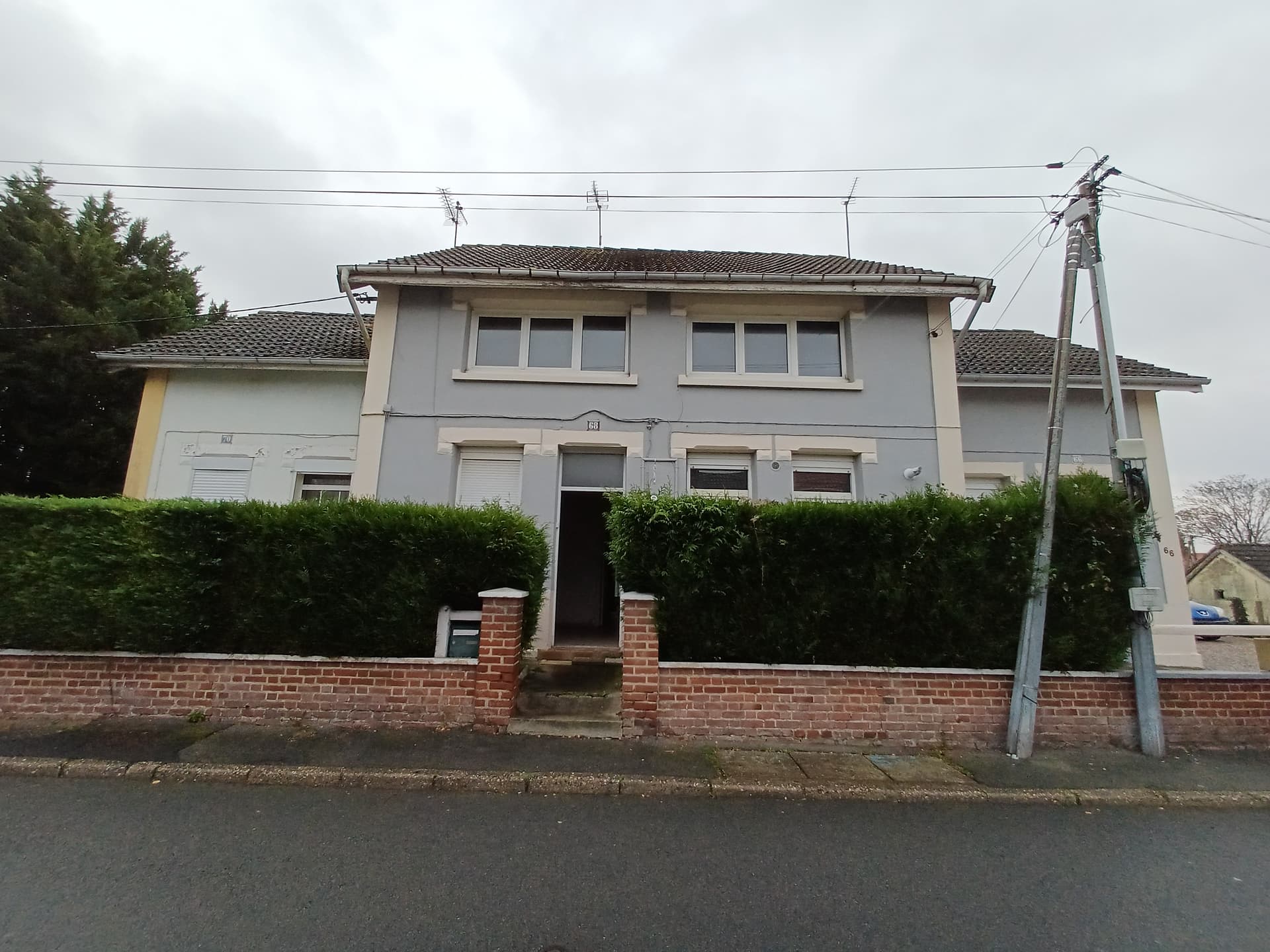 Maison de type HLM à rénover