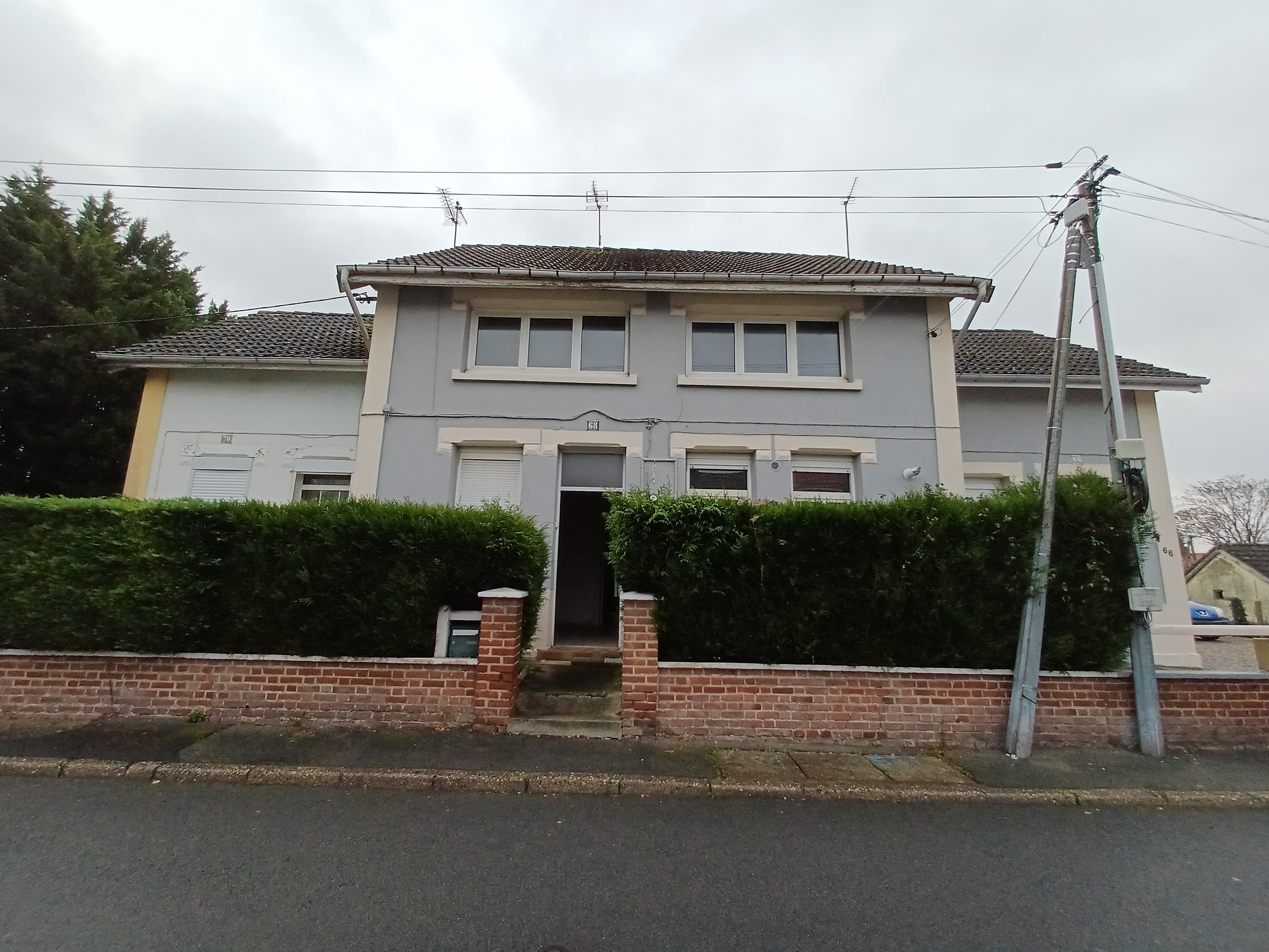 Maison de type HLM à rénover
