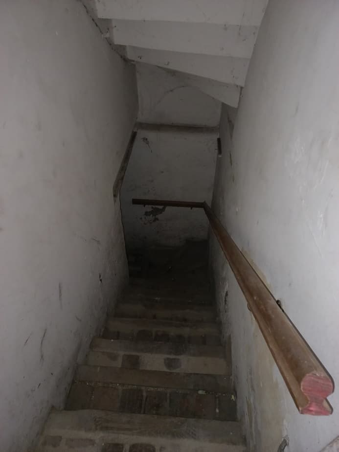 Maison de type HLM à rénover