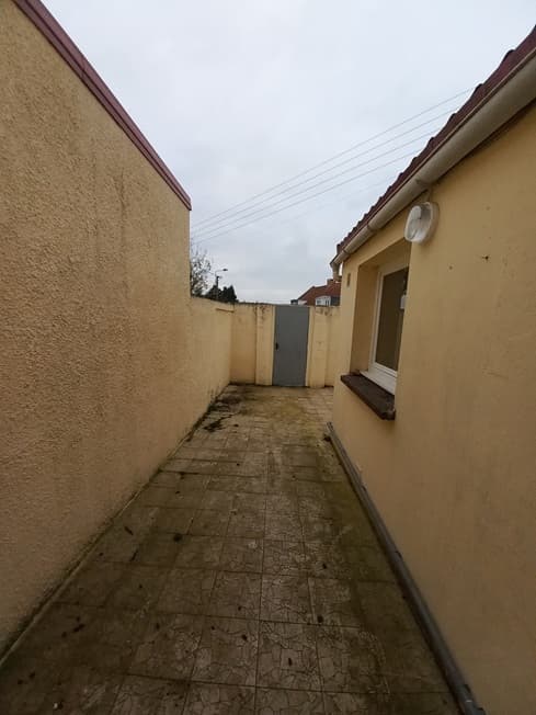 Maison de type HLM à rénover